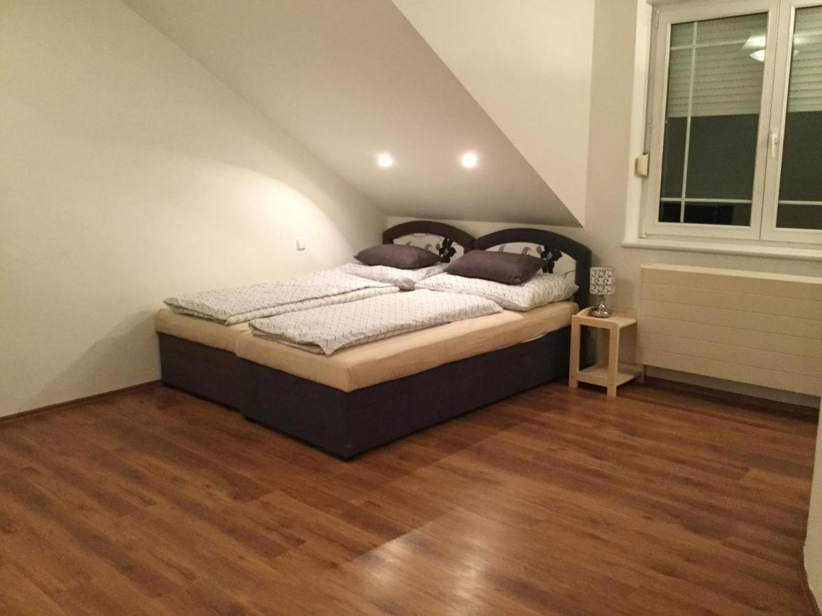 Justyna Villa Pardubice Luaran gambar